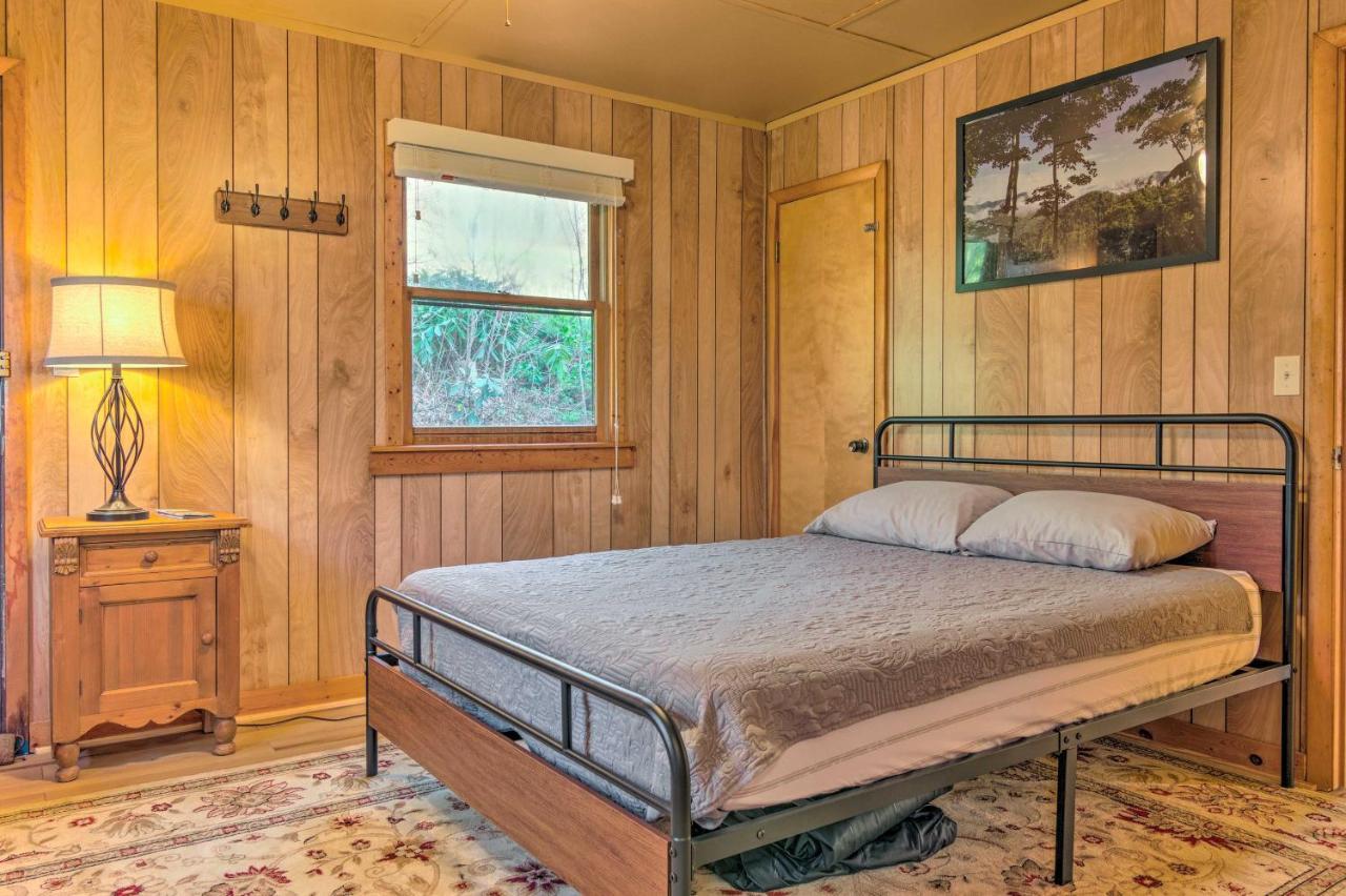 Peaceful Spruce Pine Cabin On 8 Acres With 2 Decks! ภายนอก รูปภาพ