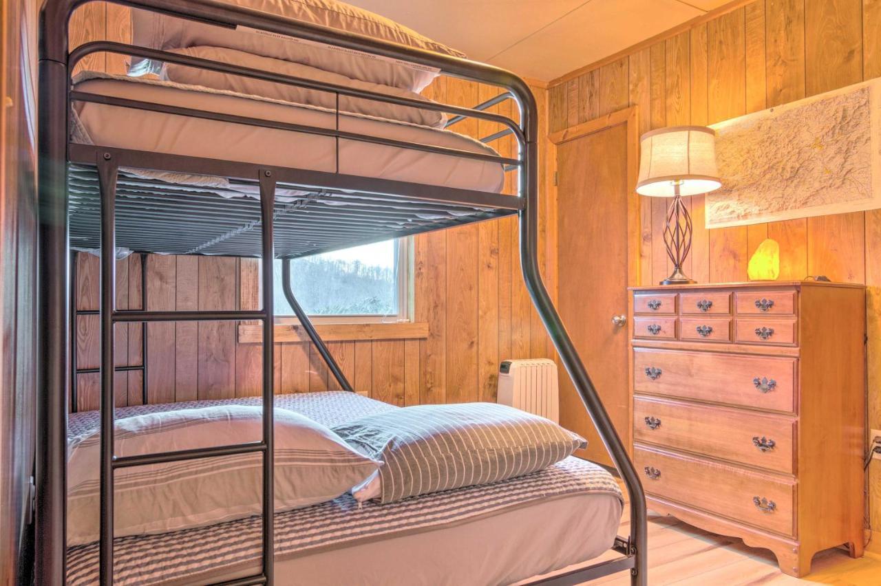 Peaceful Spruce Pine Cabin On 8 Acres With 2 Decks! ภายนอก รูปภาพ